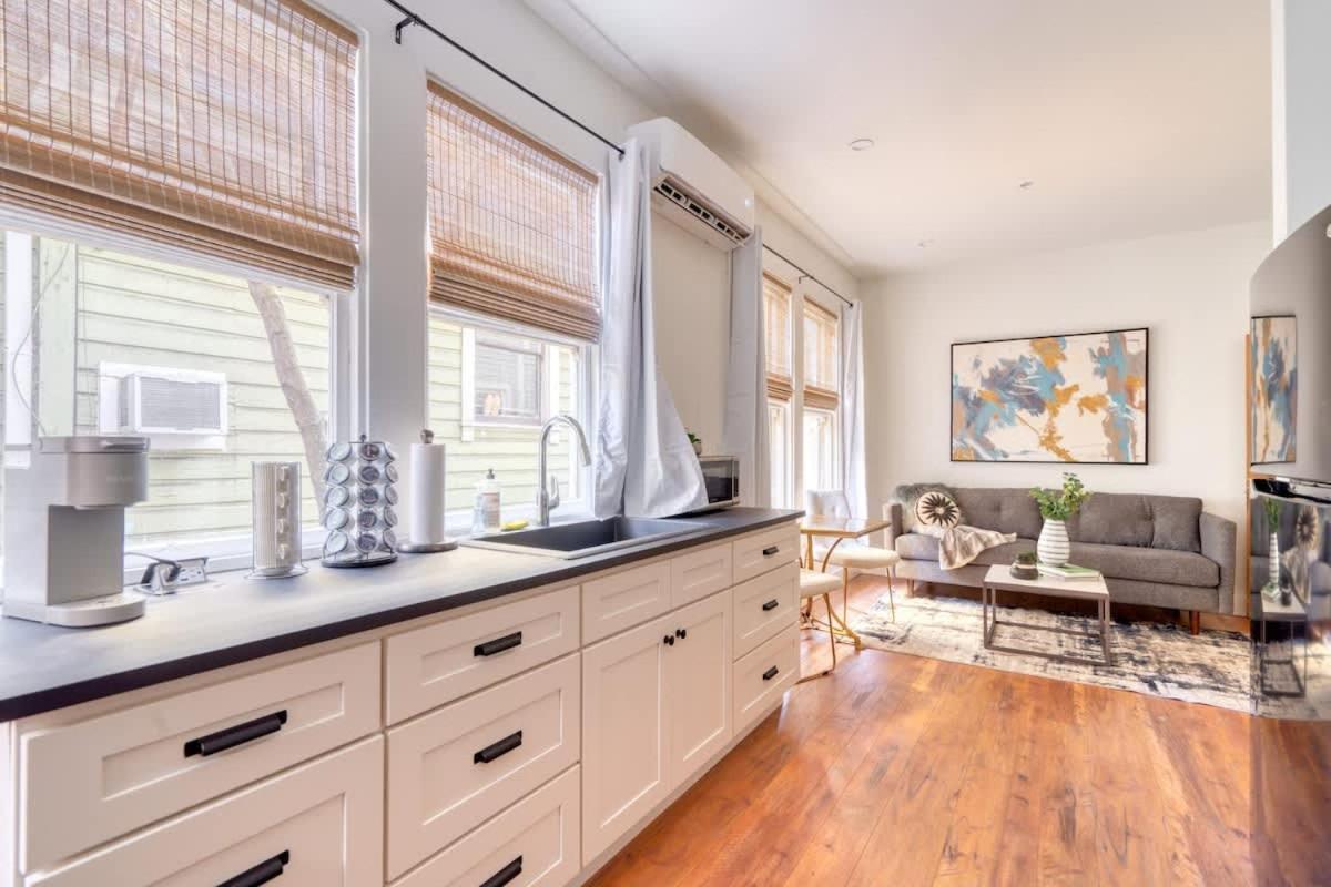 - The Etourdissante - Forest Park & Local Eats Apartment *