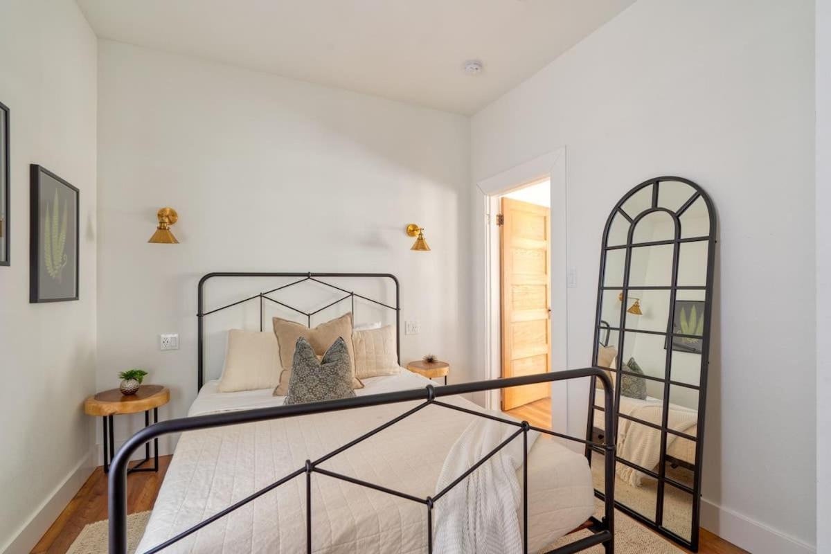- The Etourdissante - Forest Park & Local Eats Apartment