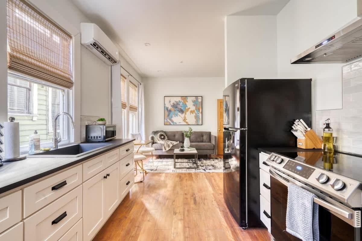 - The Etourdissante - Forest Park & Local Eats Apartment Portland